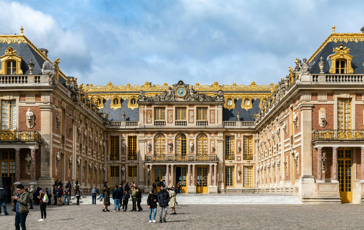 Best Time to Visit Versailles